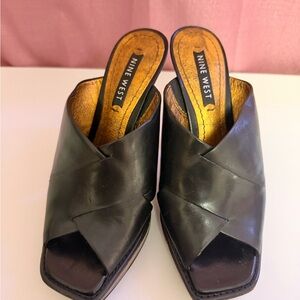 Nine West Black Leather Crossover Open-Toe Mules